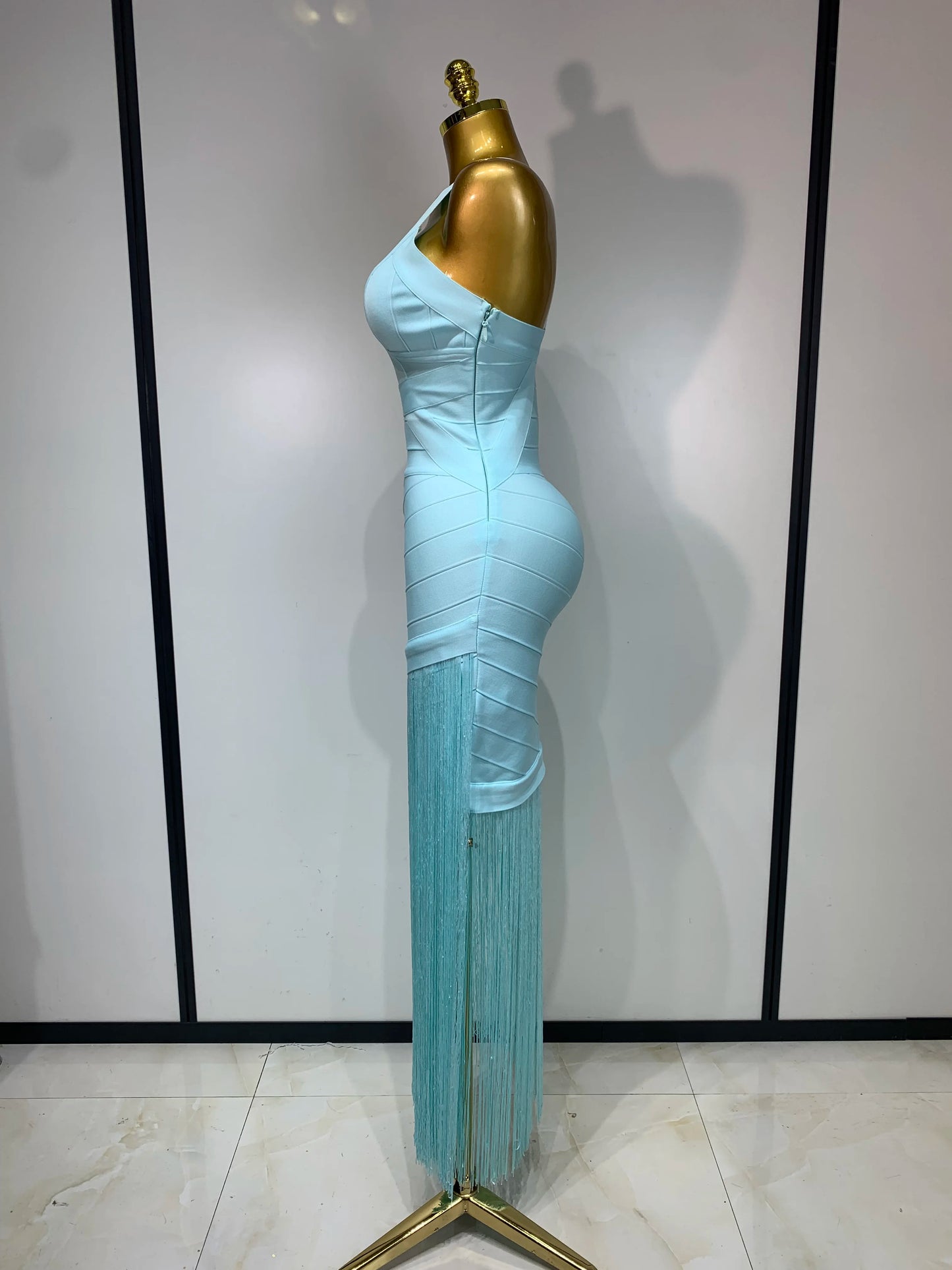 Women Sleeveless Sexy V-neck Tassel Bodycon Bandage Celebrity Elegant Evening Party High Quality Club Birthday Dress