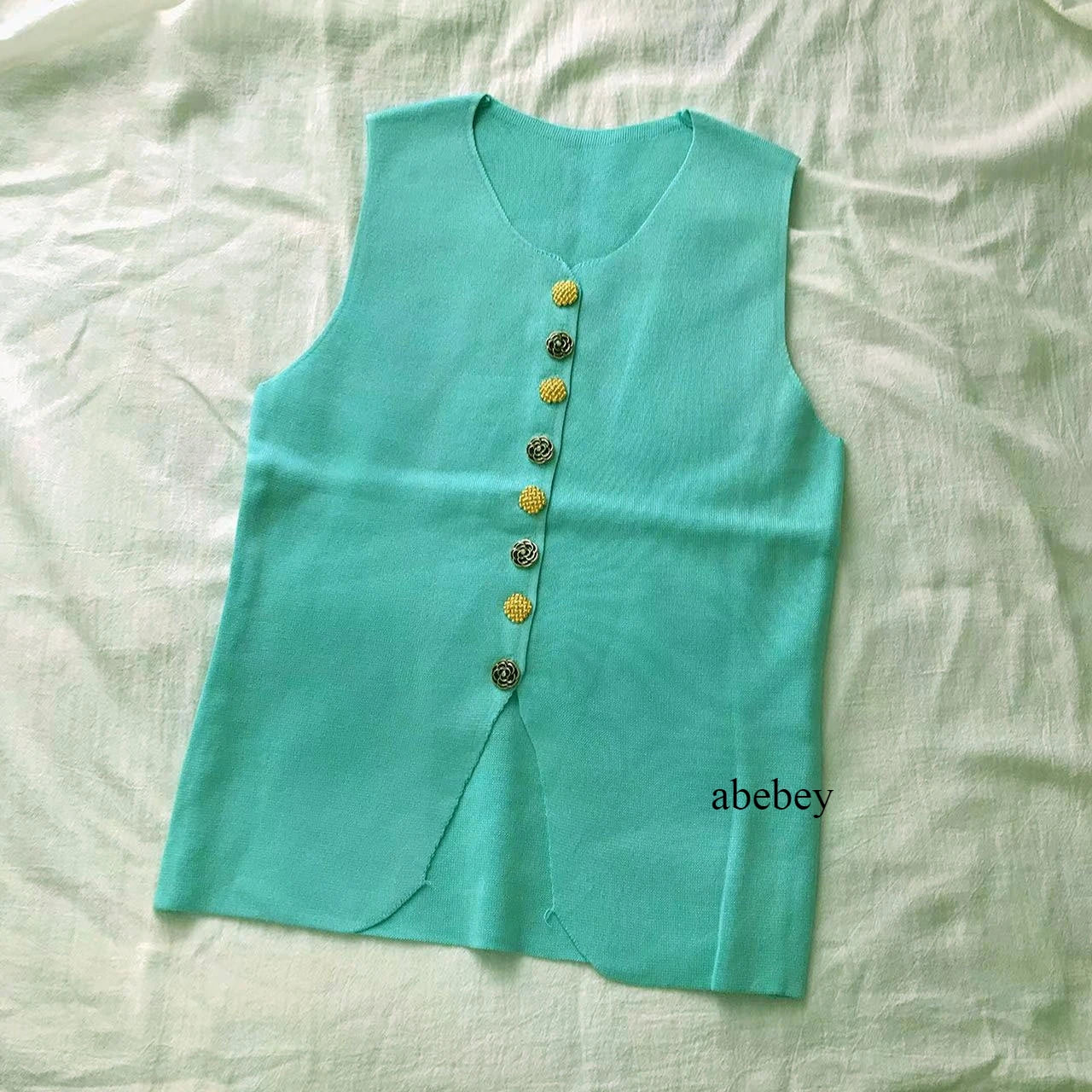 Women Elegant Flower Buttons O Neck Sleeveless Sweater Slim waistcoat