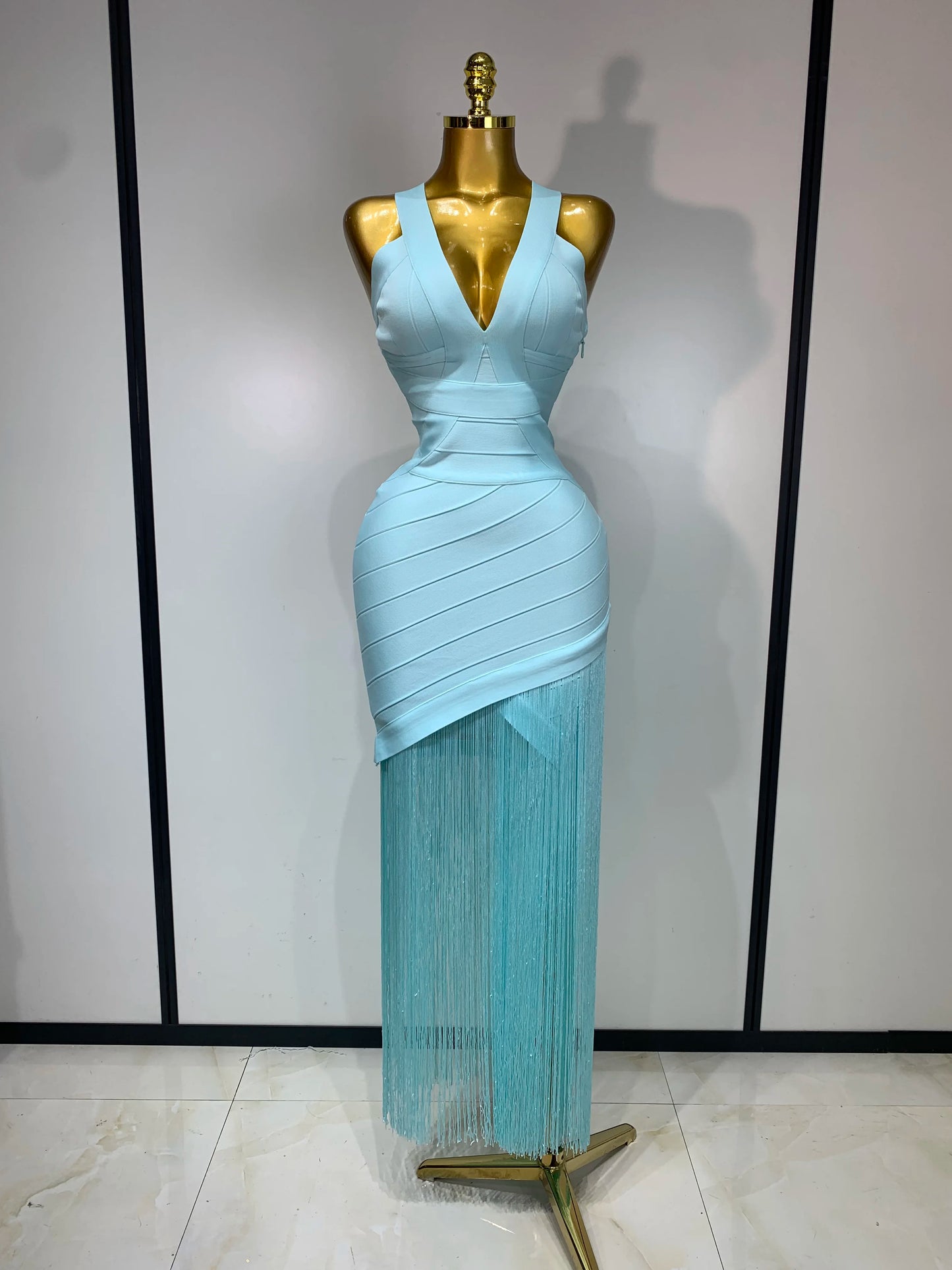 Women Sleeveless Sexy V-neck Tassel Bodycon Bandage Celebrity Elegant Evening Party High Quality Club Birthday Dress