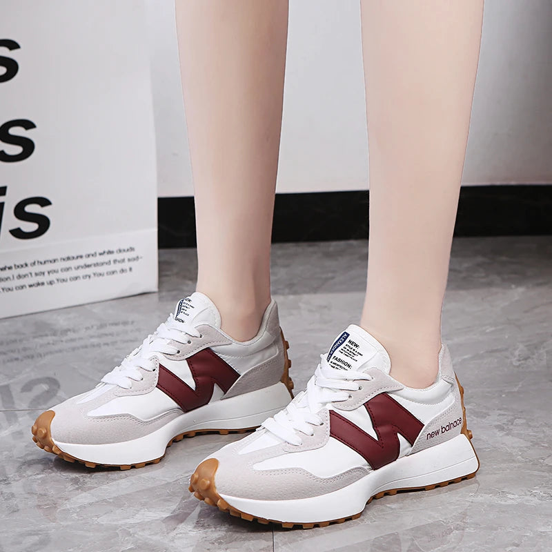 Women's causal breathable lace up sneakers